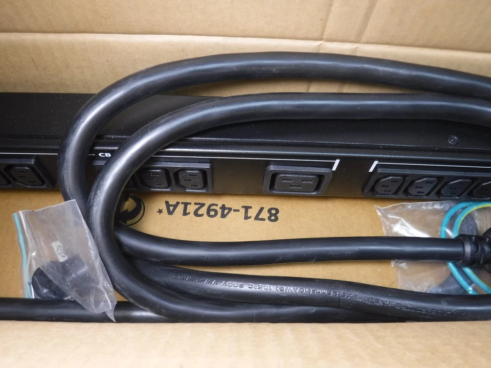 USED - OPEN BOX, PAPC by Schneider Electric Basic AP6002A PDU - Image 4 of 4