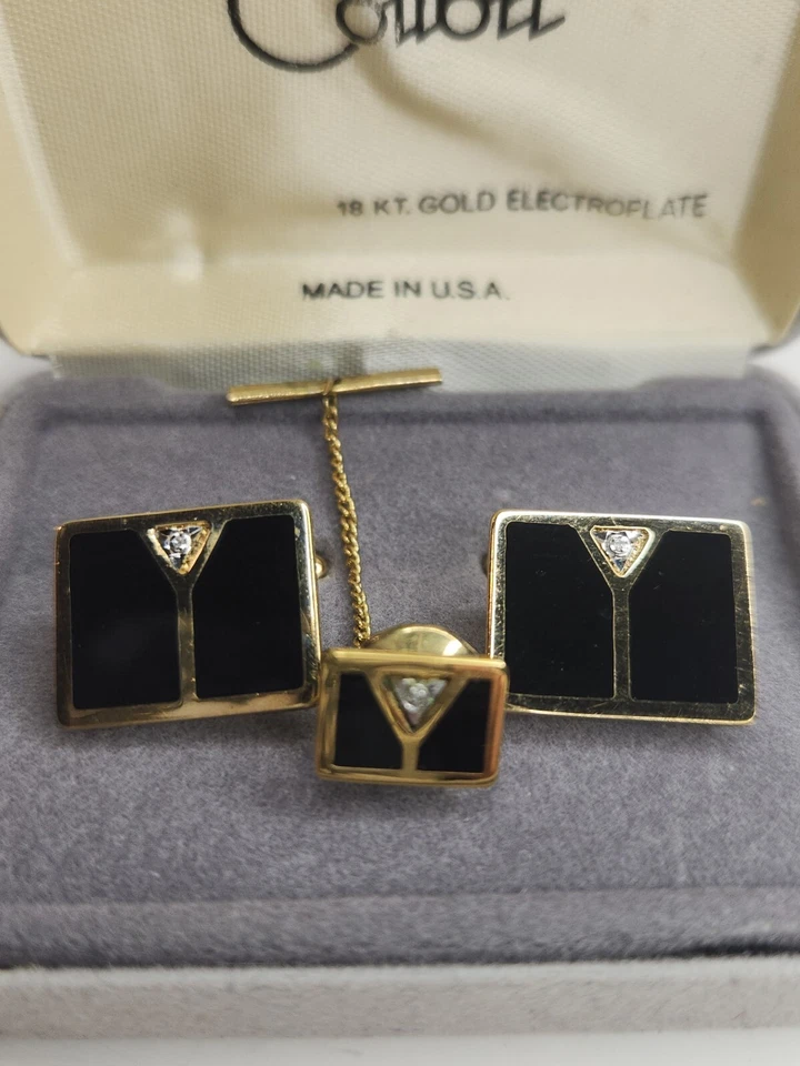 Gemelos Colibrí enchapados en oro de 18k, diamantes reales y pasador de corbata a juego. Foto 2 de 4