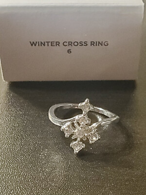 Avon Studio 1886 Winter Cross Silver Tone Ring Size 6