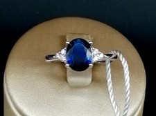 ANELLO ENGAGEMENT IN ORO BIANCO 18 KT. TIT. 750 CON ZAFFIRO E BRILLANTI.