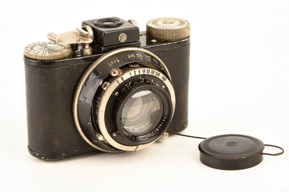 Cámara fotográfica Kodak Nagel Pupille 127 con filtros de lente de xenón 45 mm f/2 manual y estuche Foto 2 de 4