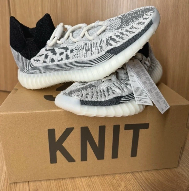 Yeezy Boost 350 v2 CMPCT Panda taglia UK 8. DeadStock.