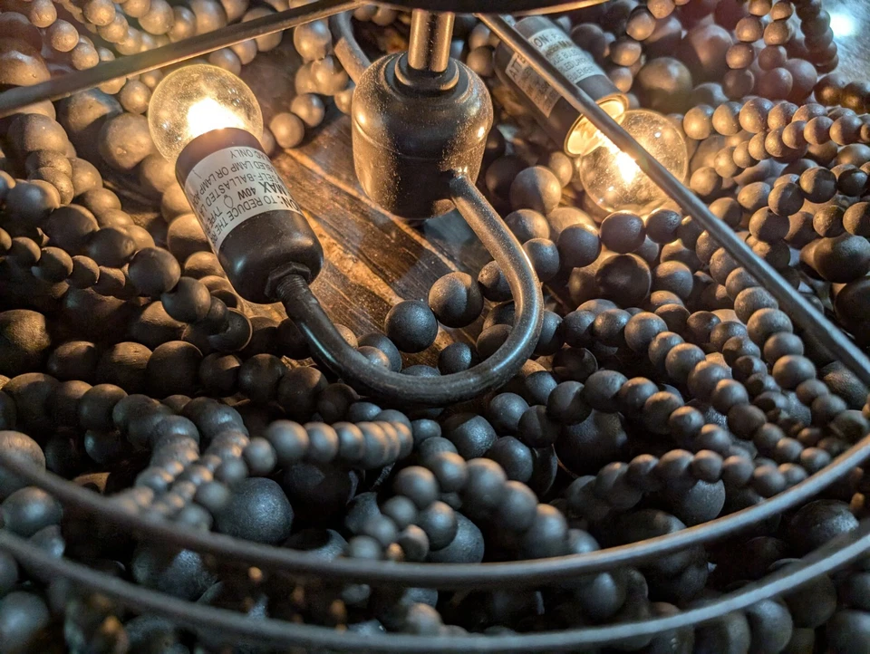 POTTERY BARN Amelia Wood Bead Flush Mount-Preto-CAIXA ABERTA - Imagem 3 de 4