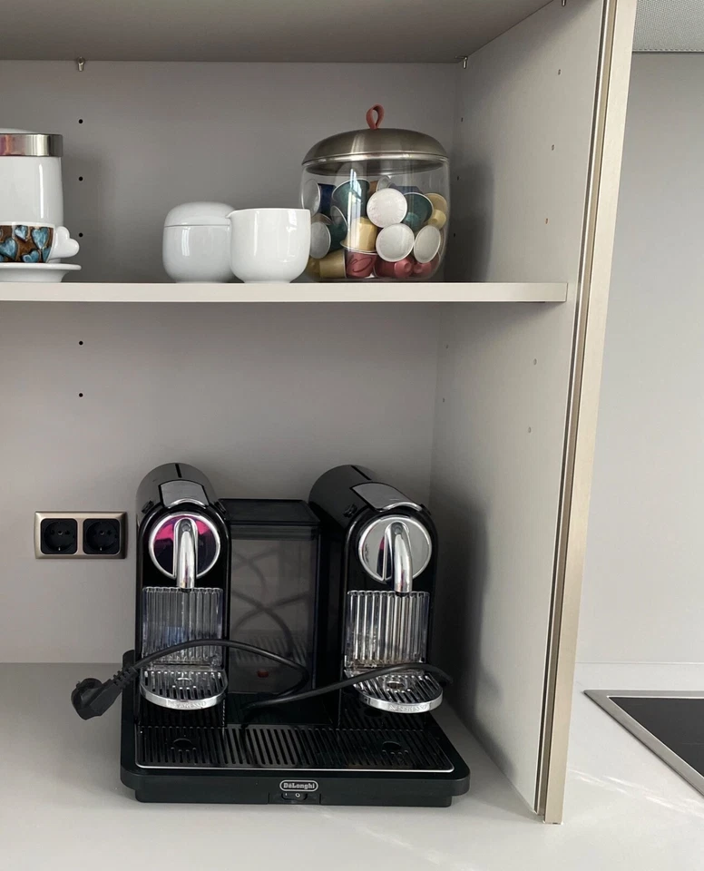 DELONGHI Nespresso EN 325B Kapselmaschine Schwarz