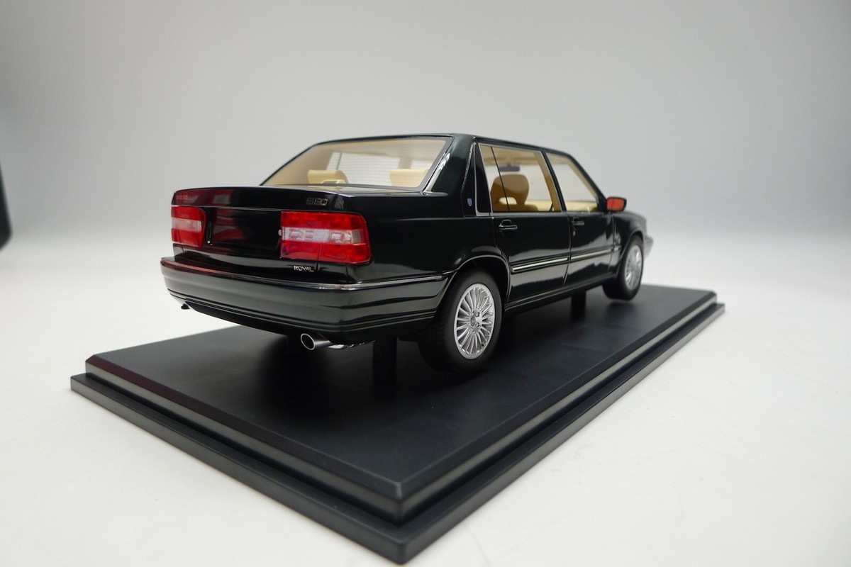 1 /18 Volvo S90 Royal Green Color Resin Model car By DNA