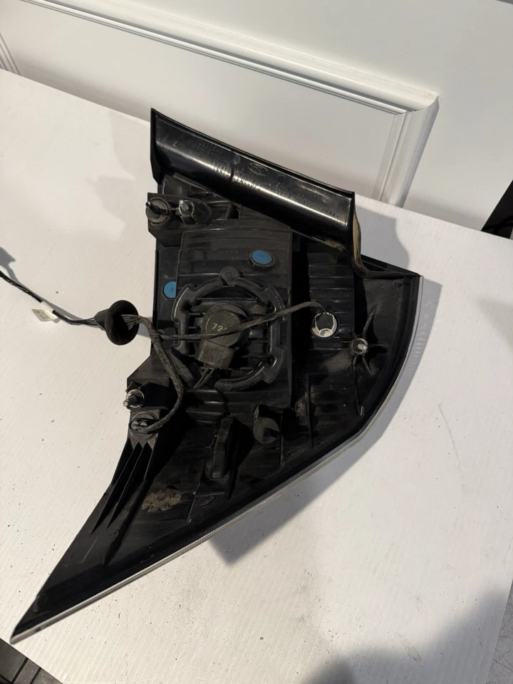 2008 2009 FORD TAURUS TAIL BRAKE LIGHT ASSEMBLY DRIVER LEFT SIDE - Image 3 of 4