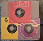 lot of 3 Elvis Presley 45's "Suspicious Minds-Wonder of You-I Got a Feelin" RCA
