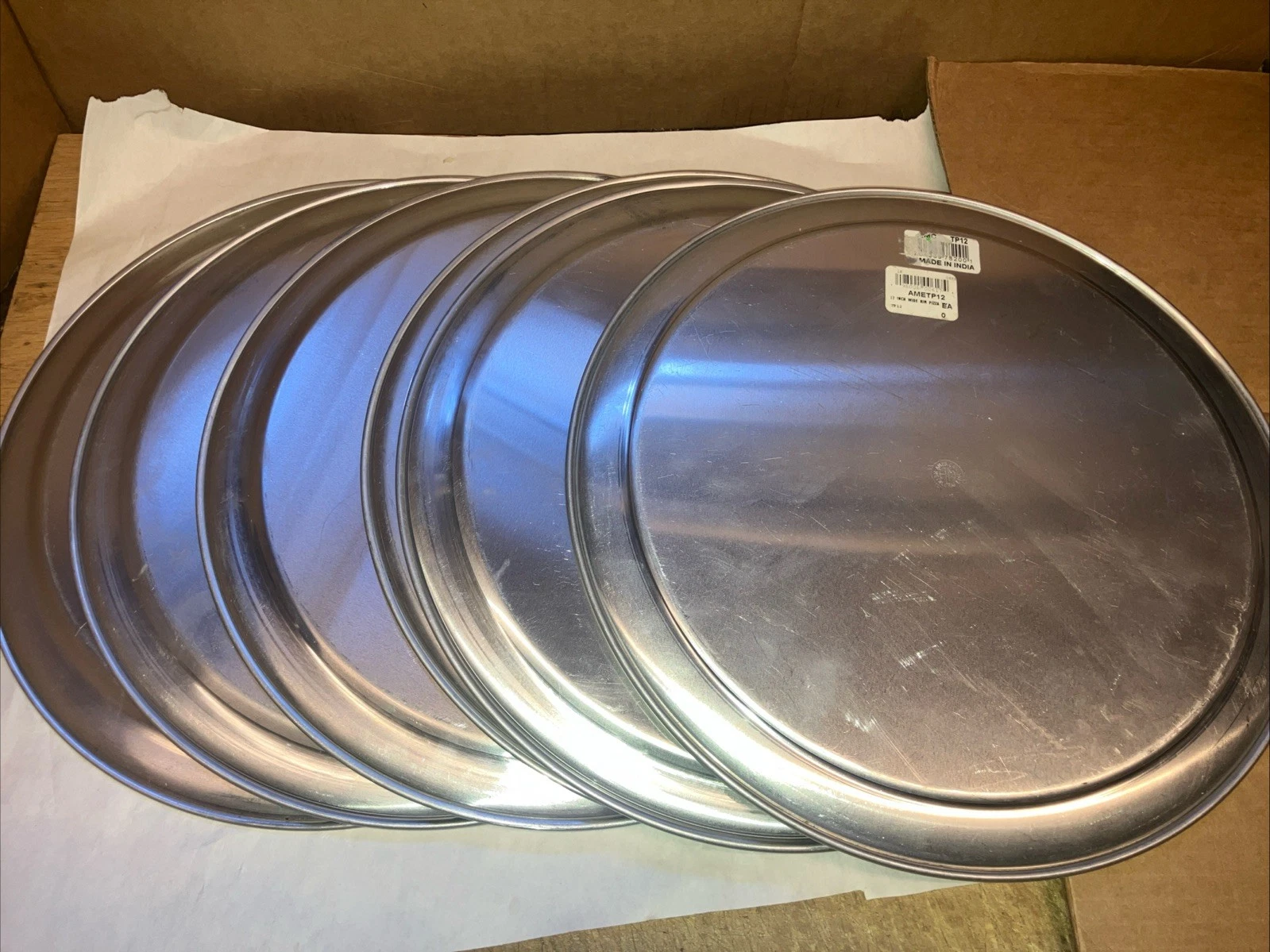 TP12 Series 18-Gauge Aluminum Pizza Pan Wide Rim 12" Pizza Pan. (6CT) Open Box
Opens in a new window