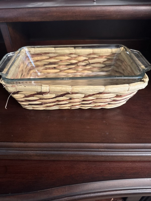 1.5 Qt Loaf Dish Glass Wicker Basket Anchor Hocking
