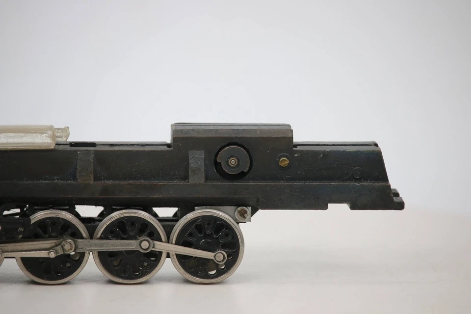 Rivarossi HO 8-Wheel Locomotive Chassis Non-Running Parts/Repair Lot - Image 3 of 4