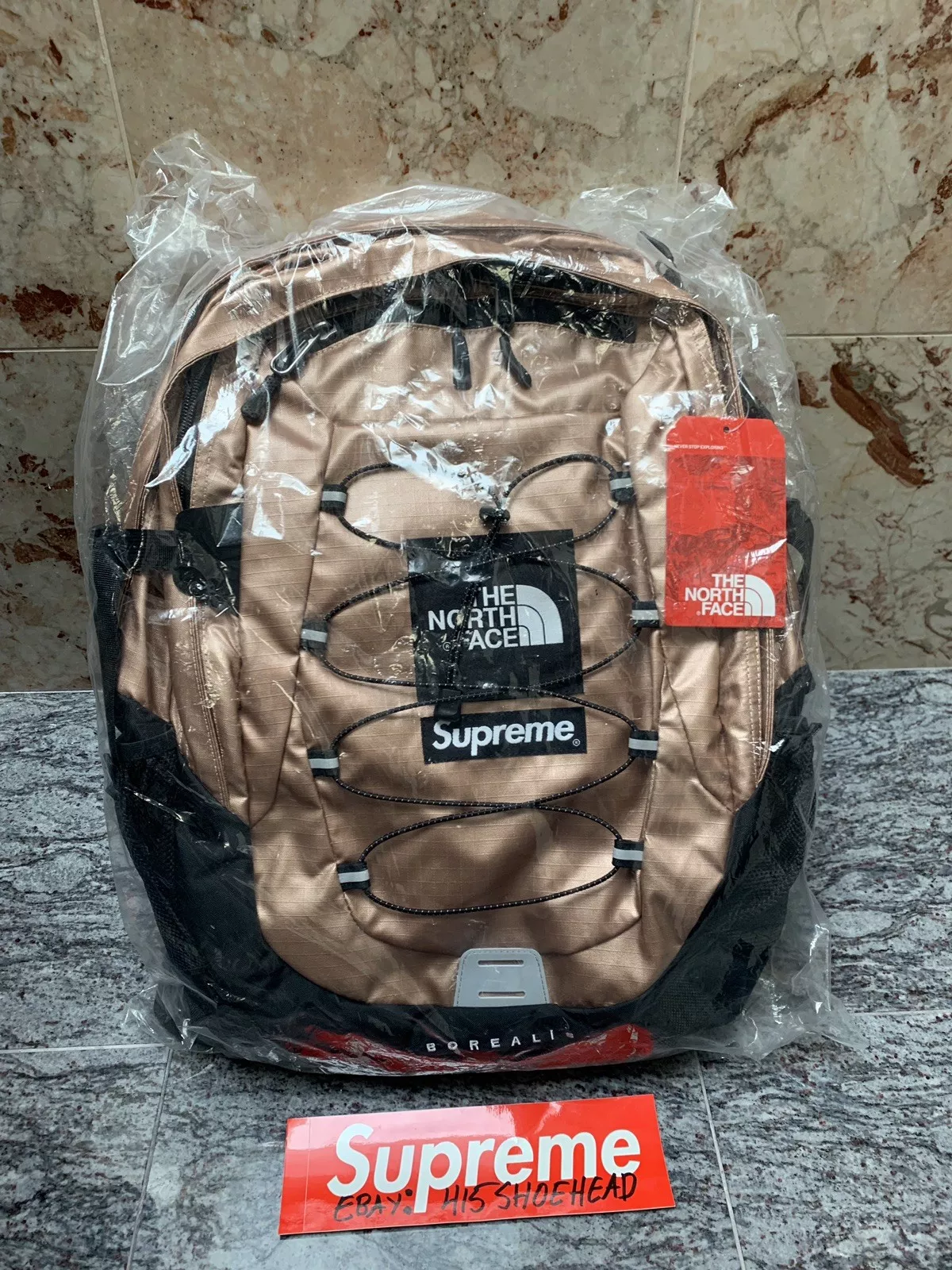 Sac à dos Supreme x North Face SS18 or rose métallique boréal TOUT NEUF