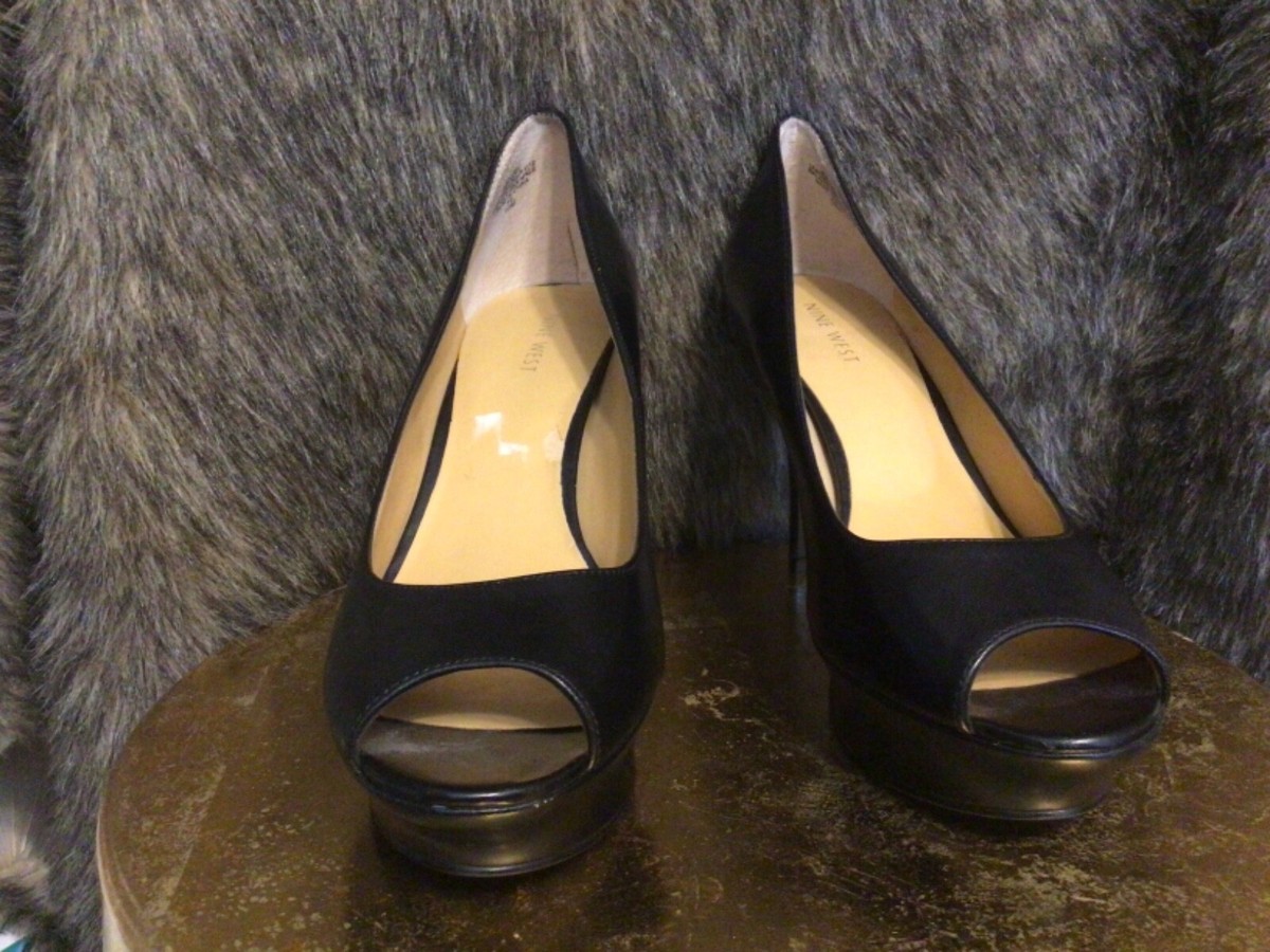 Nine West Size 10M JUDY Black Leather Platform Peep Toe Pumps
