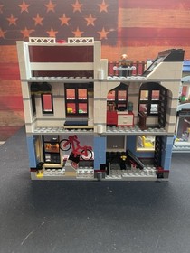 LEGO CREATOR: Bike Shop & Cafe (31026) 100% Complete