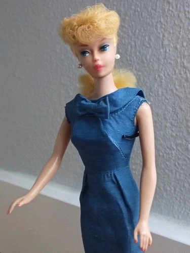 ALLURING Ash Blond Vintage Ponytail #6 Barbie w/ Blue Sheath - READ