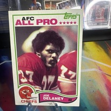 1982 Topps - Joe Delaney Kansas City Chiefs #112 (RC) Rookie Card - NM/MT Cond. rookie card picture