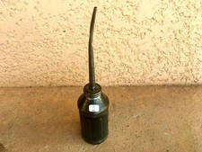 (n°9 )  Old tool /  outil ancien, burette d huile de garage 