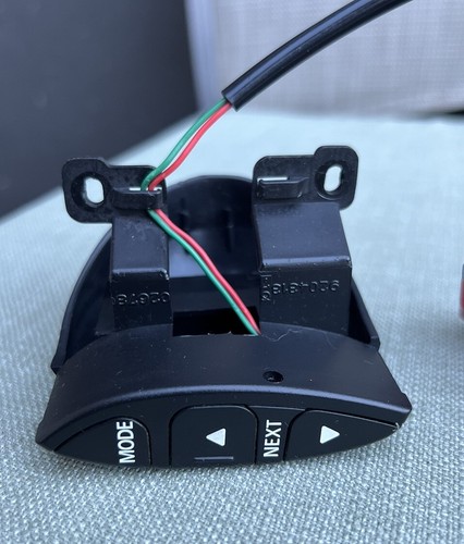 HSV-HOLDEN 1997-2002 VT-VX CLUBSPORT-SS-CALAIS GM STEERING WHEEL RADIO SWITCHES! - Picture 11 of 13