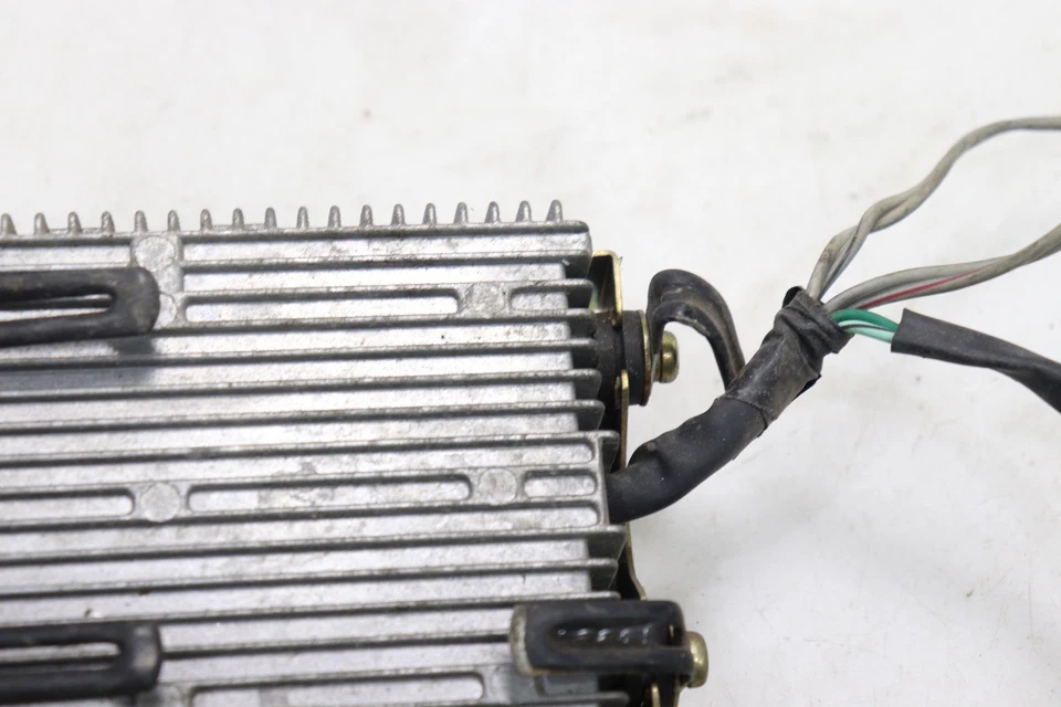 86-87 AMPLIFICADOR DE RADIO FUENTE DE ALIMENTACIÓN PANASONIC HONDA GOLDWING 1200 OEM Foto 3 de 4