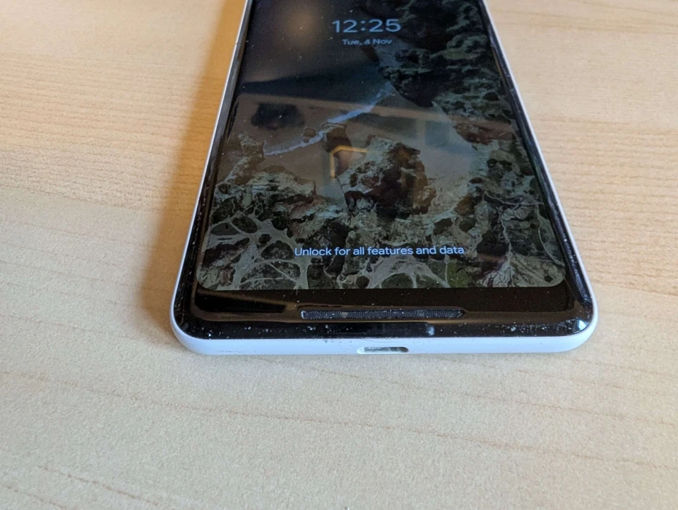 Google Pixel 2 XL White Unlocked Single Sim 64GB Good Condition - Image 3 of 4