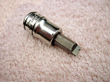 SNAP ON FLAT 5/16" OR 8mm SCREWDRIVER SOCKET, 3/8" DRIVE. (H2)
