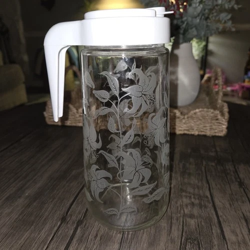 Anchor Hocking TANG Pitcher 1 Qt Glass Etched Lily White Lid VTG 1970s