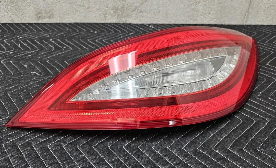 2012-18 Mercedes-Benz CLS-Class W218 Genuine Right (Passenger Side) Tail Light - Image 4 of 4