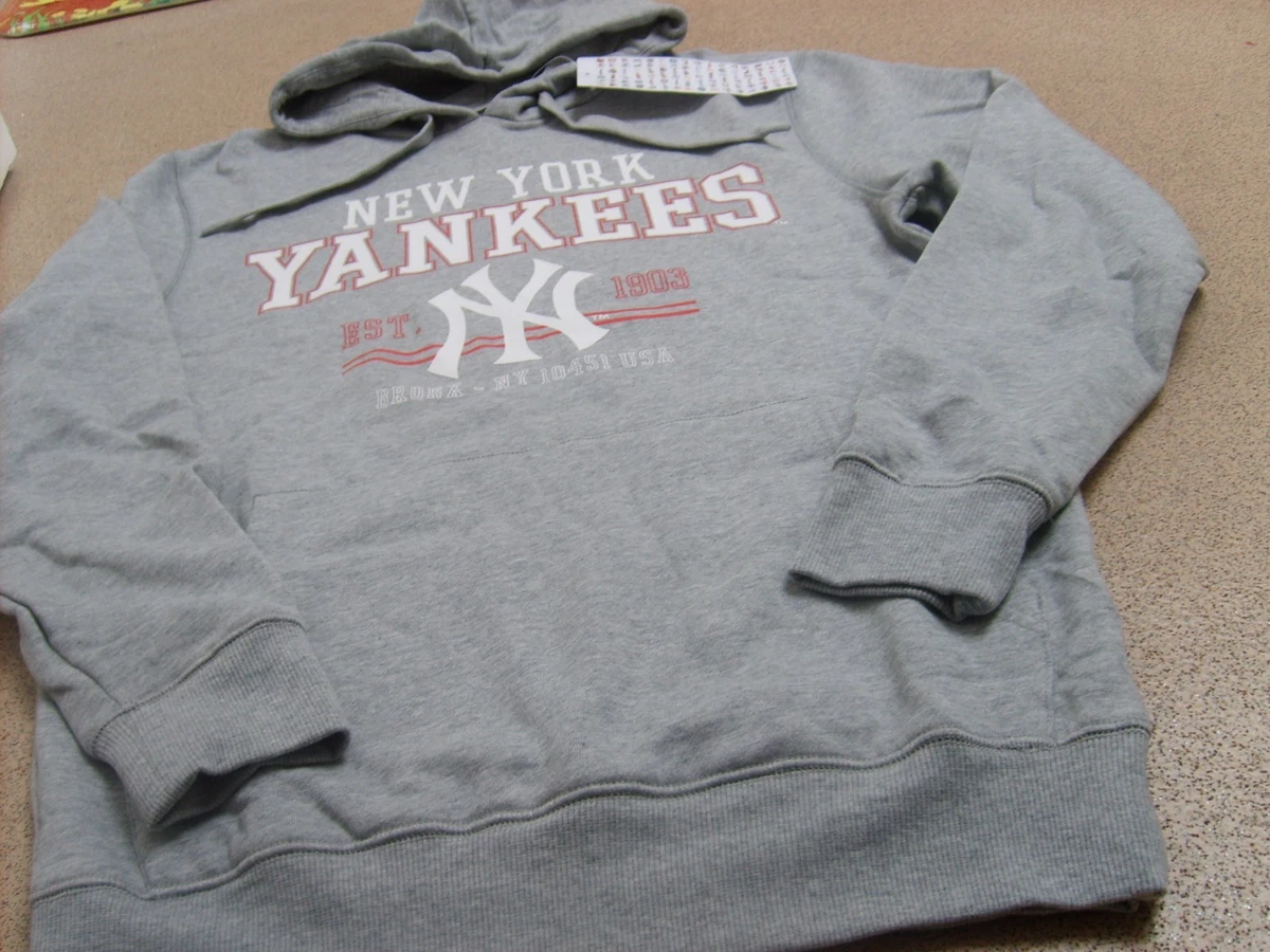 Majestic Athletic Men s New York Yankees Rascal Hoodie Baseball