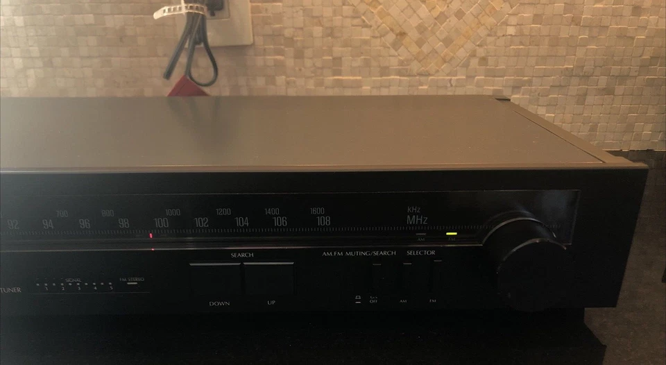 Sintonizador estéreo de búsqueda automática Sansui T-7 AM/FM perfecto estado de funcionamiento Foto 4 de 4