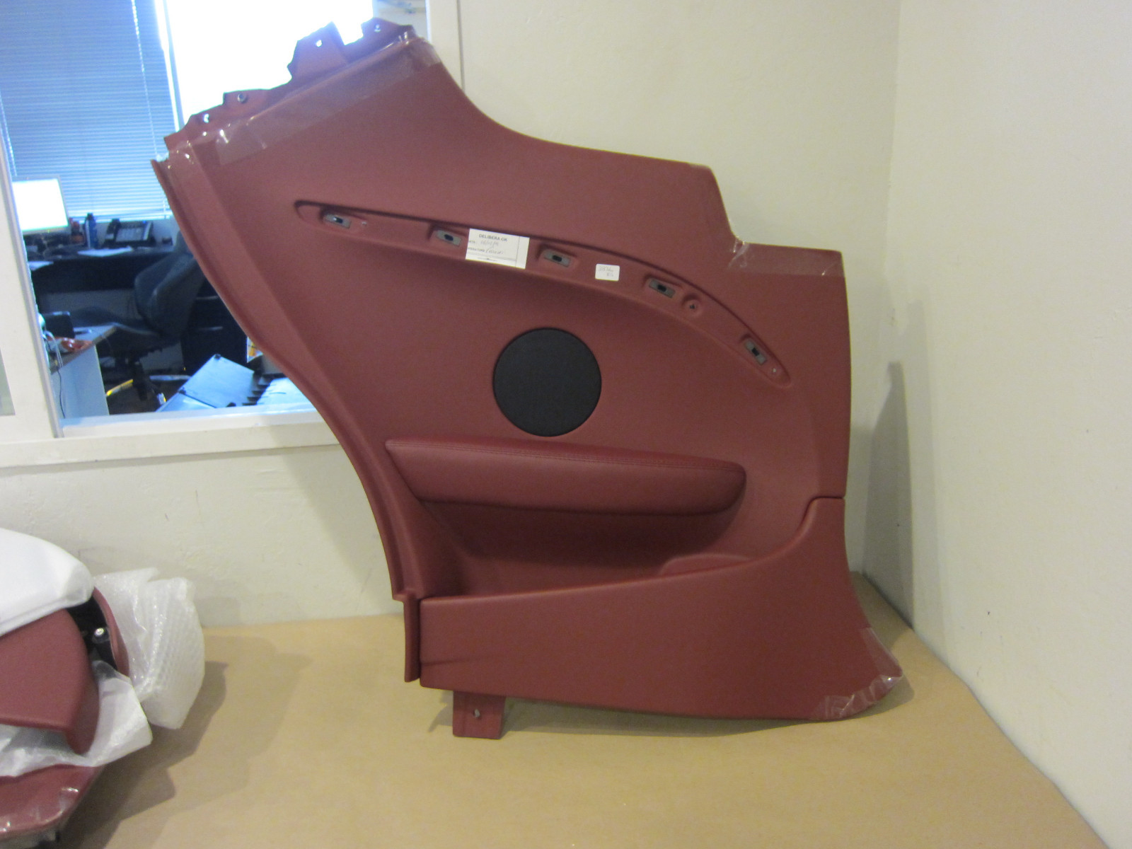 Maserati GranTurismo. Rear LH Side Trim Panel/Bordeaux. Part#68706507