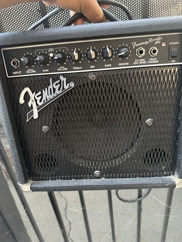 Nice! Fender PR 241 Frontman 38 Watt Guitar PA Amplifier Spring Reverb 3-band EQ