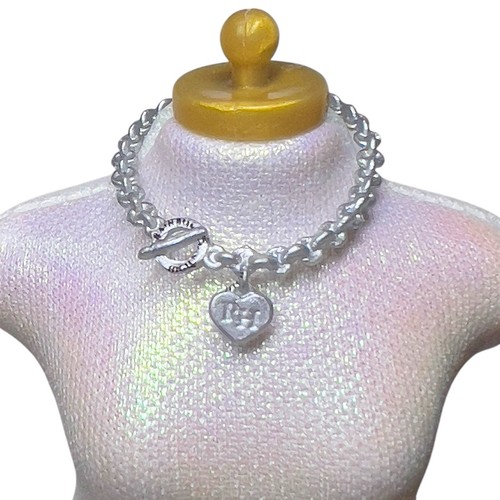 Rainbow High Slumber Party Robin Sterling Doll Outfit Charm Heart Necklace