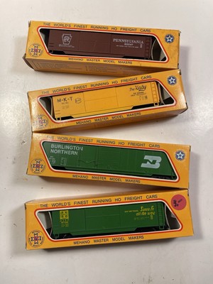 Mehano Vintage HO Scale Train 4 Mixed Box Cars Santa Fe,PRR, MKT ,Burlington Nor