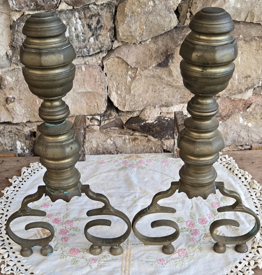 Juego de Chimenea Federal Antigua Andirons Latón Fundido y Hierro Foto 3 de 4