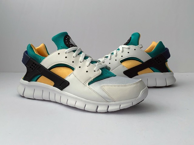 nike huarache free white