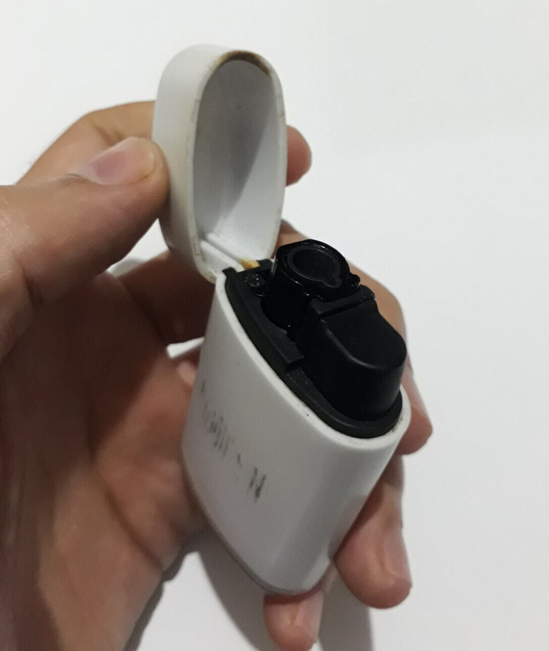 &ndash; Turbo Jet Flame, Refillable, Windproof