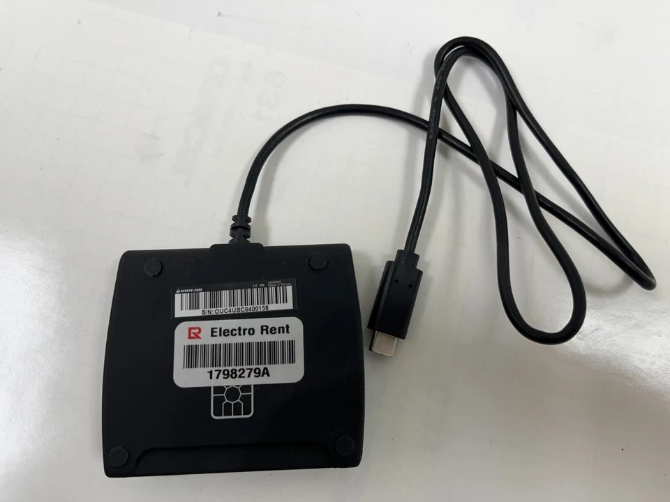 IOGEAR USB-C Smartcard Reader GSR205 Universal Compatibility - Image 3 of 3