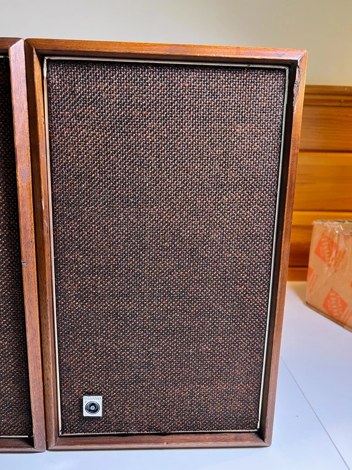 Altavoces De Colección Sylvania AS62W Madera Madera Batavia NY RCA Enchufe O Cable Crudo 20W Foto 3 de 4