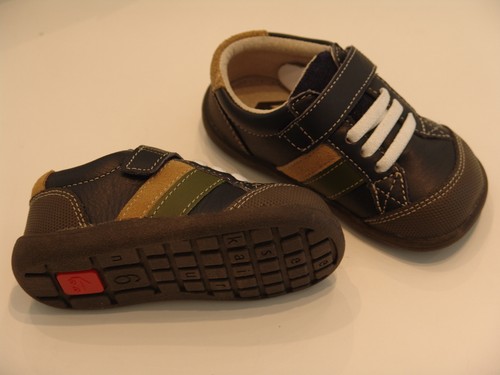 See Kai Run Randall marineblaue Leder Turnschuhe NEU mit Karton - Größen 6-13 US Kleinkind - Bild 2 von 4