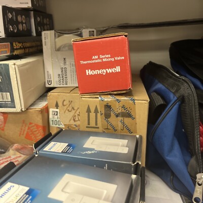 Honeywell AM101-UPEX-1LF/U - Thermostatic Mixing Valve, 3/4 In