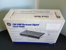 New Vintage GE Clock Radio SpaceSaver FM/AM Electronic Digital 7-4612 Old Stock