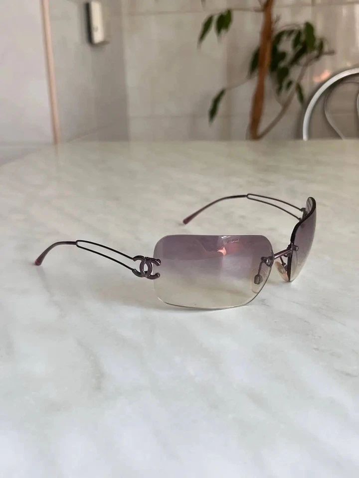 Gafas de sol Chanel vintage para mujer púrpura sin montura doble logotipo CC 4068 hechas en Italia Foto 2 de 4