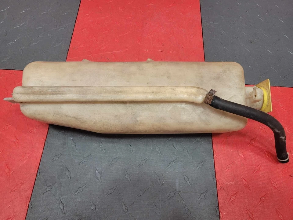 2000 - 2002 道奇 Ram 2500 拾音器 5.9 V8 燃气发动机冷却液回收瓶 — 第 4/4 张图片