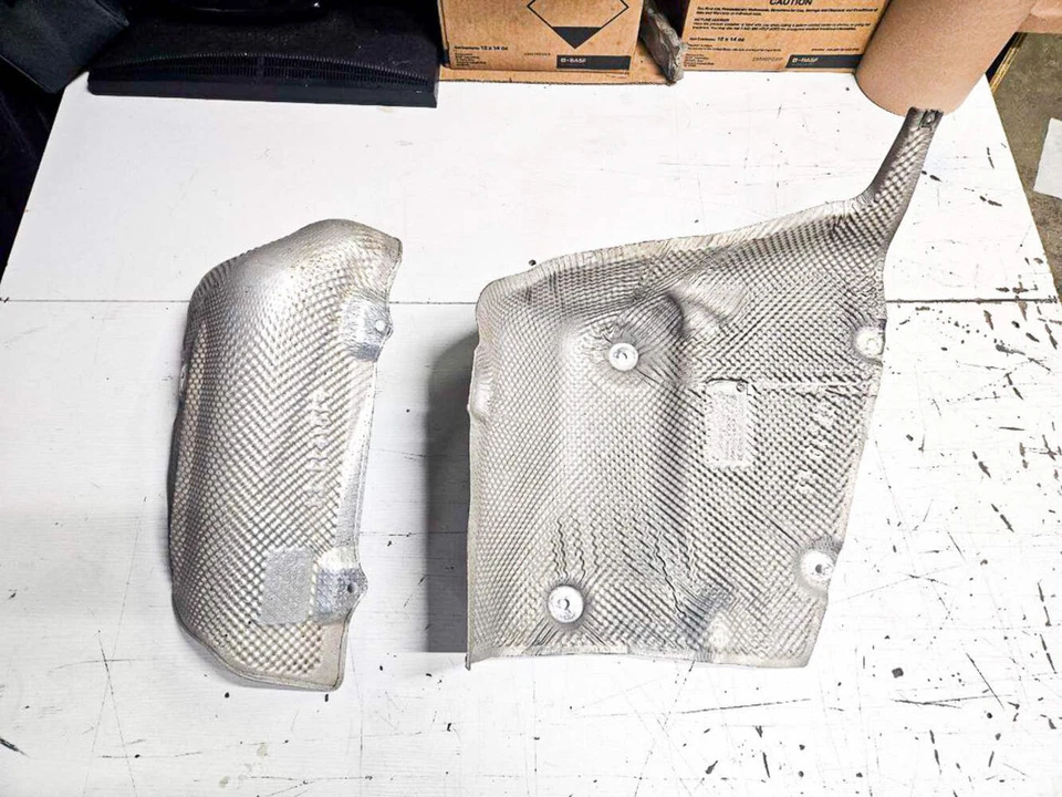 / 11-16 F10 550i BMW Rear Left Bumper Side Shields 51487207269 Oem Used - Image 2 of 4