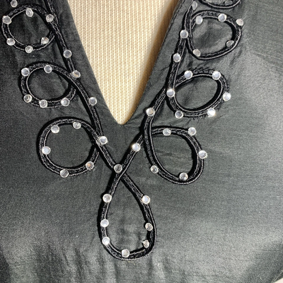 Vestido ESLEY Mediano (Funciona Pequeño) Negro Mezcla Seda Forrado Cuello en V Estrás Fiesta Foto 2 de 4