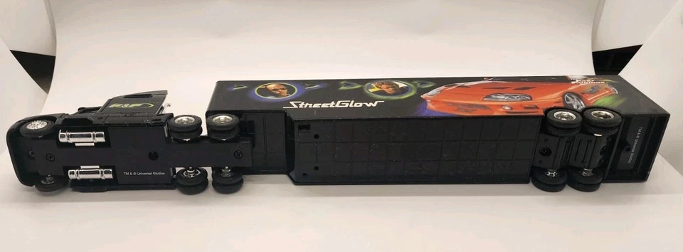 Racing Champions The Fast and Furious Transporter 1995 Toyota Supra 1:64 ERTL - Image 4 of 4