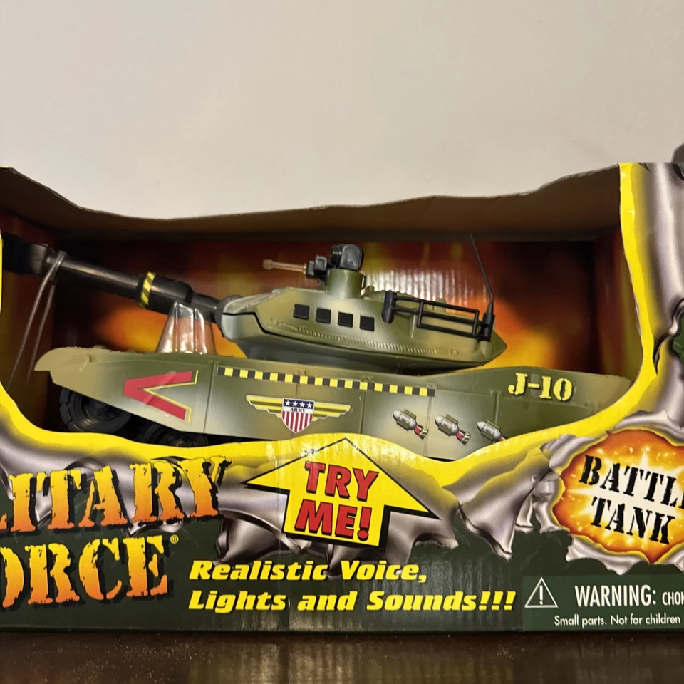 Veículo tanque de batalha 1998 Buddy L força militar novo na caixa, luzes de voz e som - Imagem 3 de 4