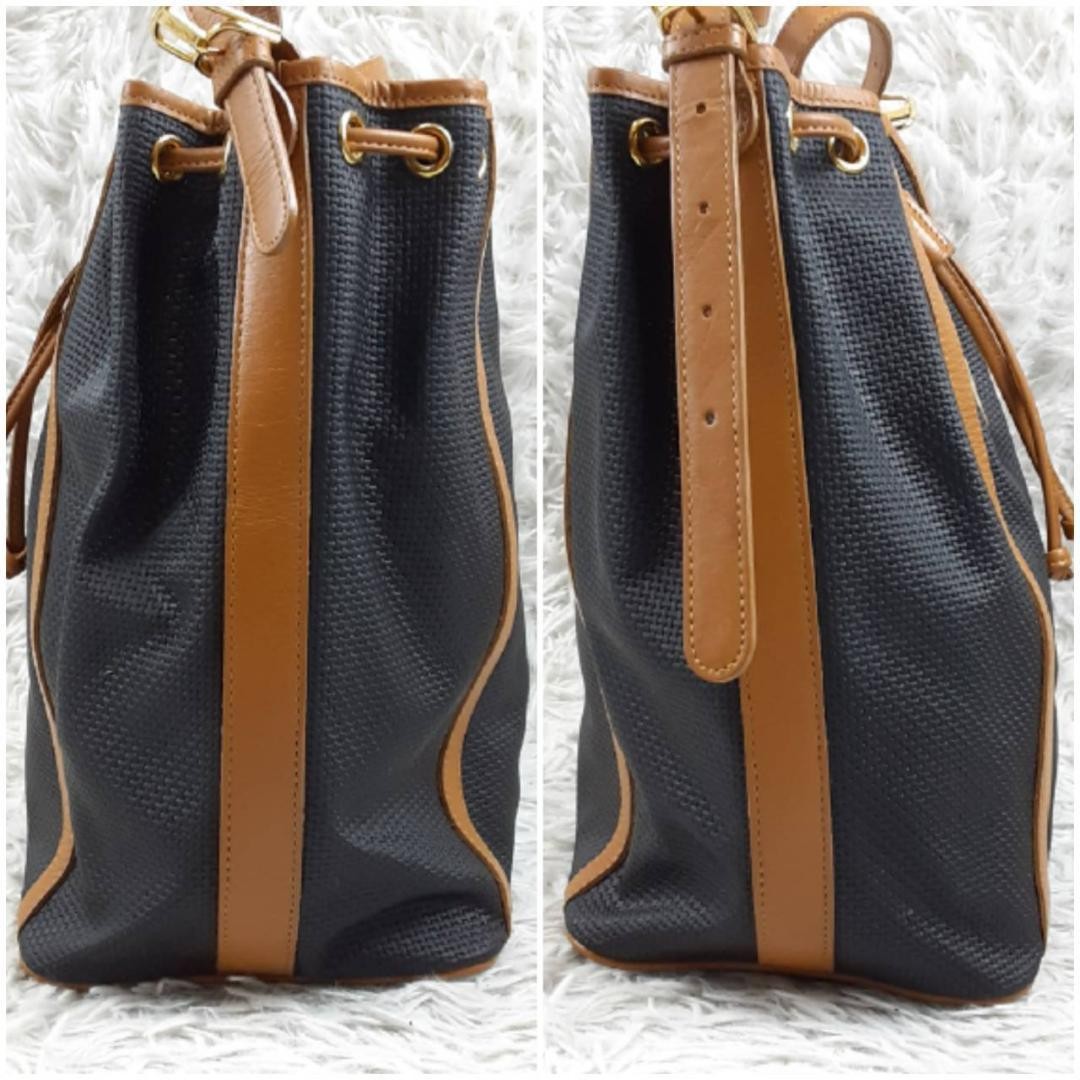 Borsa a tracolla Yves Saint Laurent con coulisse in ottime condizioni rara