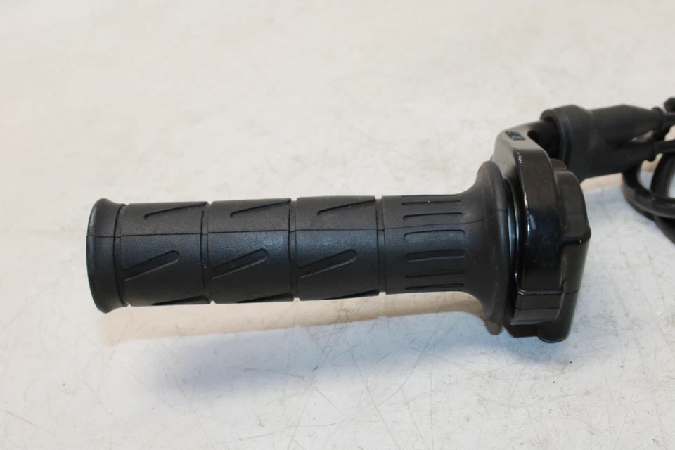 2005 Kawasaki Ninja Zx10r Zx1000c Right Throttle Grip - Image 4 of 4