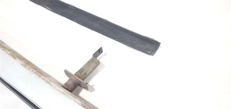 Completo con soportes tiene daños parachoques trasero OEM 1984 1988 BMW 325E Foto 2 de 4