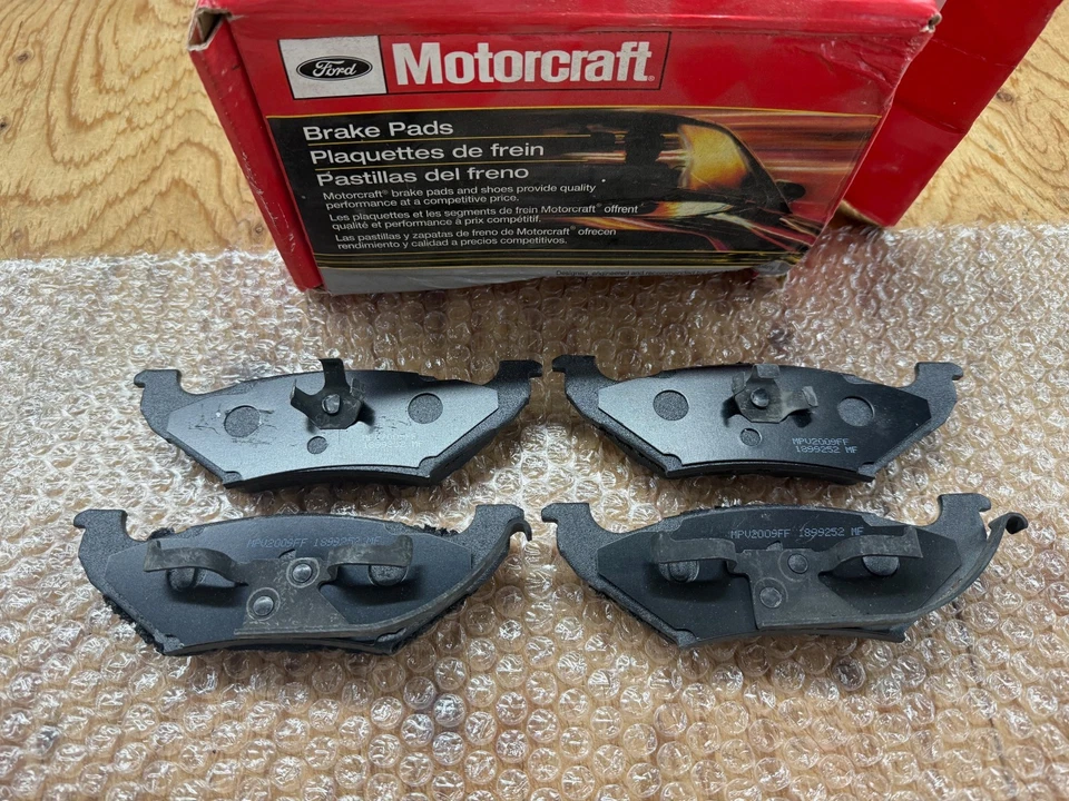 Juego de pastillas de freno de disco delanteras y traseras 90-94 Crown Victoria OEM Motorcraft BR110B Foto 2 de 4